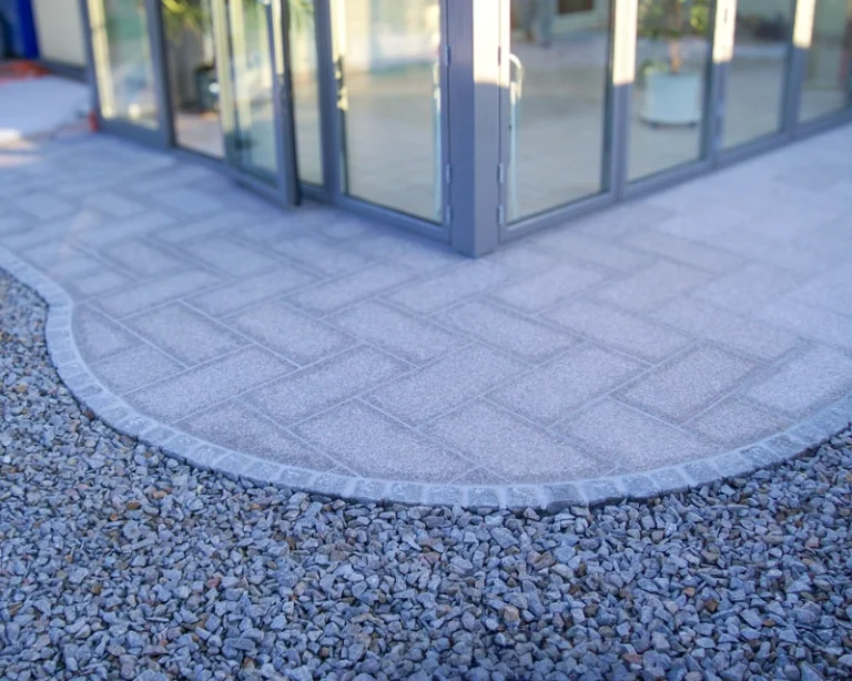 Fliesenleger Fuer Gartenwege Und Pflasterung